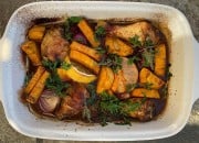 Ofenhähnchen mit Süßkartoffel und Zwiebeln