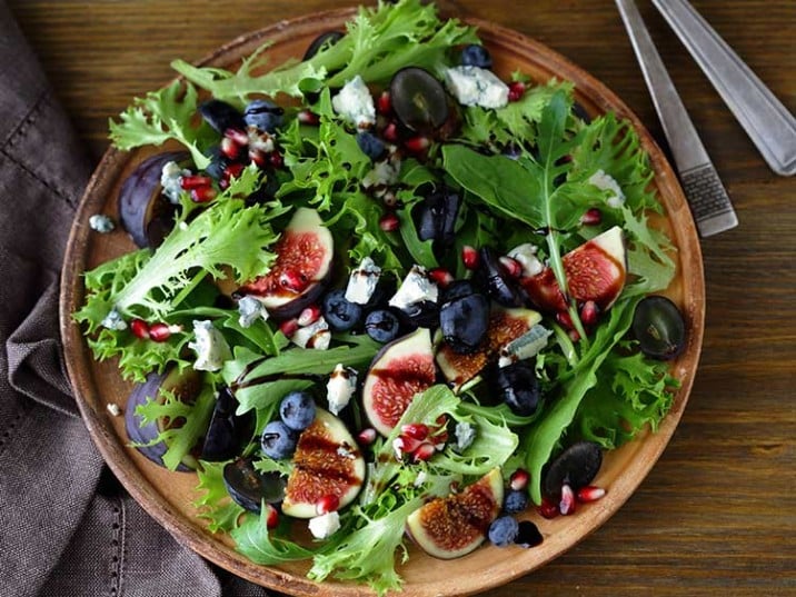 Salat mit Feigen und Gorgonzola