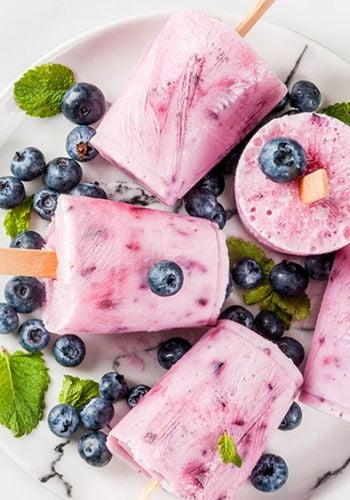 Beeren-Eis am Stiel